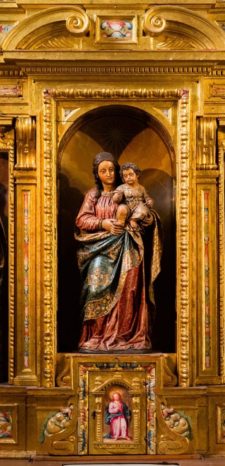 LOVE OUR LADY MORE FOR WE WILL NEVER LOVE HER ENOUGH. 4 Monasterio_de_San_Isidoro_del_Campo,_Santiponce,_Sevilla,_España,_2015-12-06,_DD_55 detail