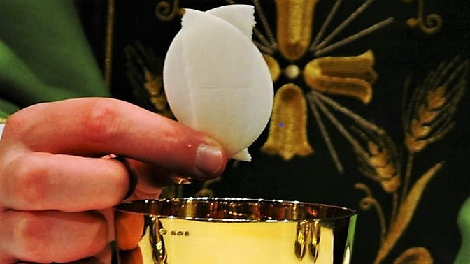 POPE FRANCIS: JESUS TRANSFORMS US INTO HIMSELF IN THE HOLY COMMUNION. 10