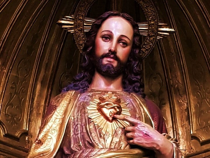 1st Friday of the month: DEVOTION TO THE SACRED HEART OF JESUS. 12 Promises of Our Lord Jesus Christ. 12