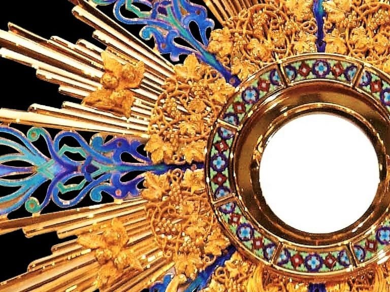 Holy Eucharist Monstrance 43