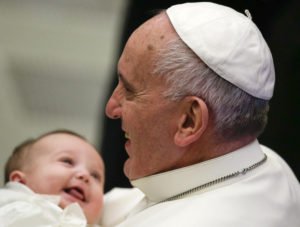 Pope FRancis with a baby 4