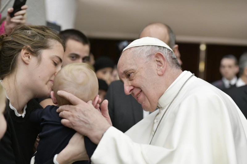 POPE WITH MOTHER AND CHILD 2