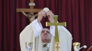 cropped-POPE-FRANCIS-CORPUS-CHRISTI-2019-VATICANVA-1.jpeg 2