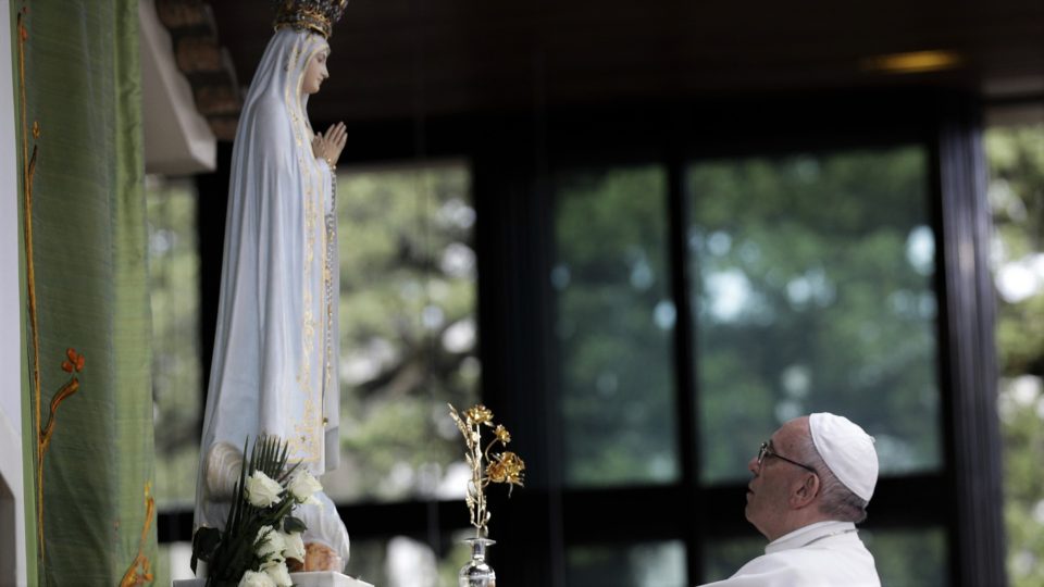 POPE FRANCIS IN FATIMA: "IF WE WANT TO BE CHRISTIAN, WE MUST BE MARIAN." 5