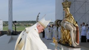 POPE-FRANCIS-ON-OUR-LADY-OF-SORROWS 4